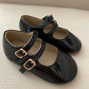 NEW Otter Momo girls dress shoes